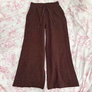 NWOT lululemon lava cake scuba mid rise pants XS short length